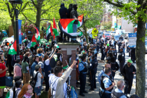 Báo cáo: Những người biểu tình ủng hộ Palestine đi theo tuyên truyền của các nhà lãnh đạo và nhóm khủng bố cộng sản