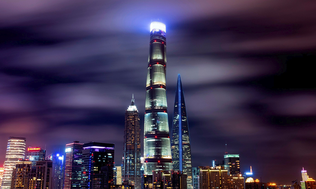 Tòa tháp cao nhất Thượng Hải biến thành ‘Hoa Quả Sơn Thuỷ Liêm Động’, dột từ tầng 50 xuống tầng 9