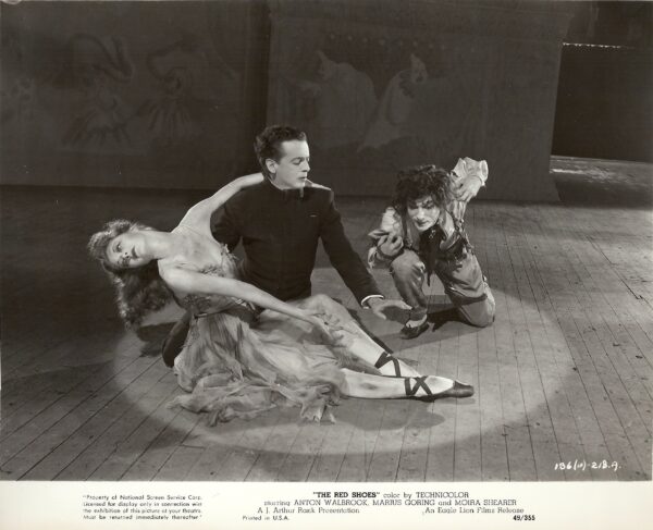 Bản poster công bố của phim “Đôi Giày Đỏ” năm 1948 trong bộ sưu tập Alina Dance Archives. (CC BY-SA 4.0 qua The Epoch Times)