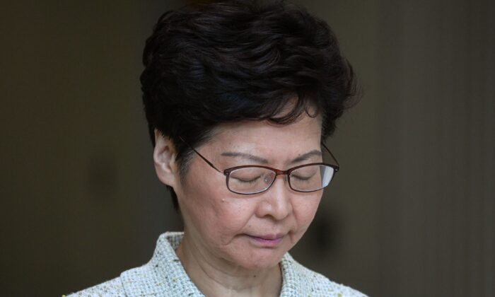 Viện Đại học Cambridge đe dọa thu hồi danh hiệu “Viện sĩ danh dự” của bà Lâm Trịnh Nguyệt Nga