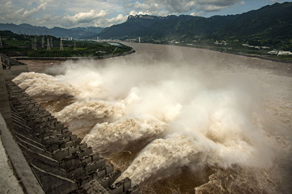 Trung Quốc tuyên bố trận lũ số 5 sông Trường Giang là ‘trận chiến quyết định’