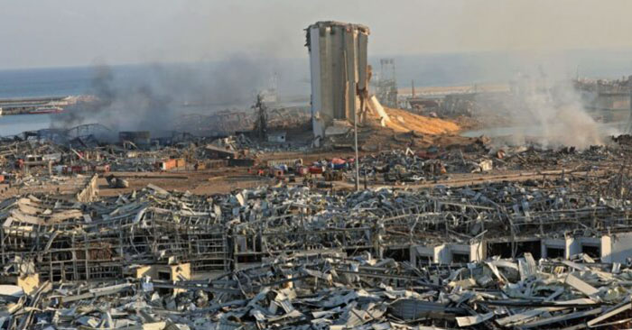 TT Lebanon: Vụ nổ tại Beirut có thể do tên lửa hoặc một quả bom gây ra