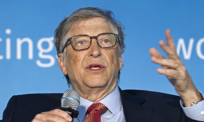 Cần đánh thuế Quỹ từ thiện gia đình của Bill Gates và Jeff Bezos