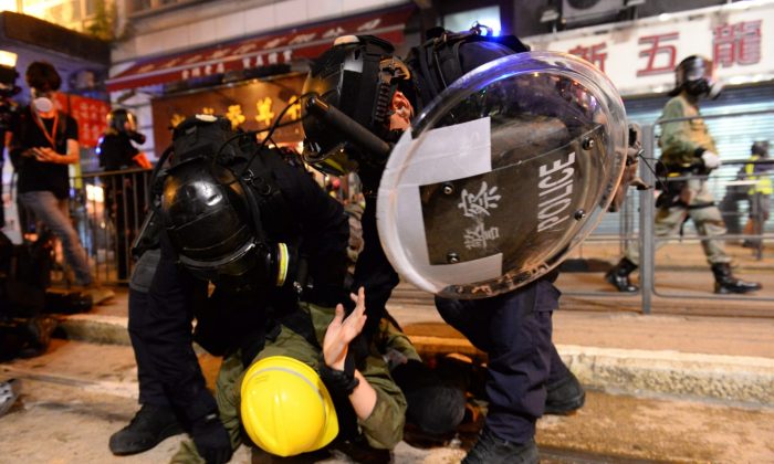 Báo cáo Mỹ: Trung Quốc có thể đã điều cảnh sát vũ trang tới Hồng Kông