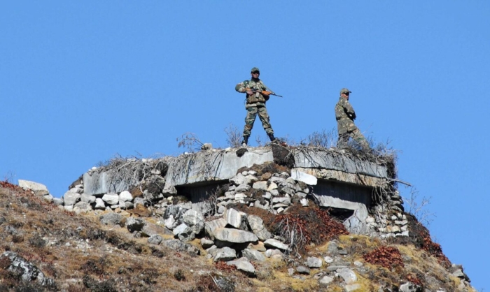 Trung Quốc đưa khoảng 10.000 binh sĩ đến điểm nóng ở biên giới với Ấn Độ