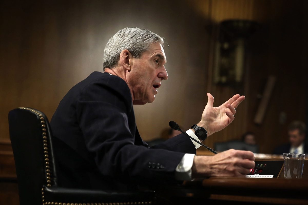 Giám đốc Cục Điều tra Liên bang (FBI) Robert Mueller làm chứng trong một phiên điều trần trước Ủy ban Tư pháp Thượng viện tại Điện Capitol ở Washington vào ngày 19/6/2013. (Ảnh Alex Wong / Getty Images)