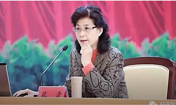 Cựu giáo sư trường đảng Trung Ương Thái Hà gặp riêng nói chuyện, phê bình gay gắt thể chế ĐCSTQ, phê bình người lãnh đạo ĐCSTQ, băng ghi âm đường truyền rộng. (Ảnh từ video)