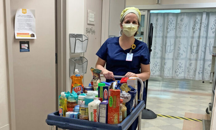 ‘Tủ chứa đồ’ đặc biệt giữa đại dịch viêm phổi Vũ Hán của một y tá