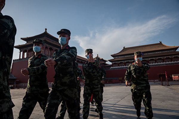 Bị thế giới đáp trả, Bộ Chính trị Trung Quốc không còn nhắc đến ‘sức ảnh hưởng quốc tế’