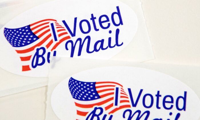 Bầu cử Mỹ 2020: Các ứng viên Tổng thống kêu gọi người ủng hộ bỏ phiếu sớm