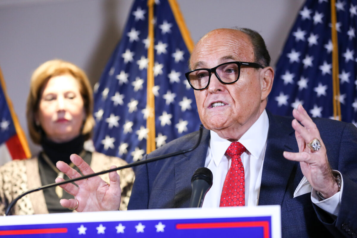 Luật sư Giuliani  chiến dịch tranh cử của TT Trump