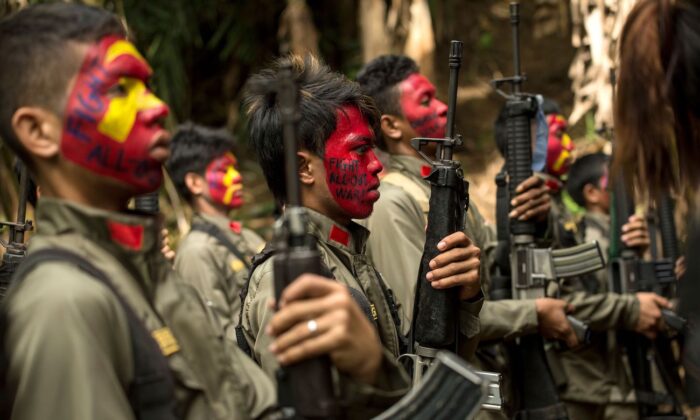 các nhóm phiến quân tại Philippines.