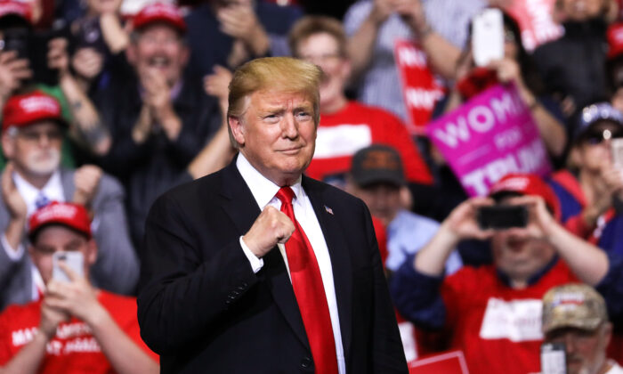 Tổng thống Donald Trump tại một cuộc mít tinh vận động tranh cử "MAGA" ở Grand Rapids, Mich., ngày 28 tháng 3 năm 2019. (Ảnh Charlotte Cuthbertson / The Epoch Times)