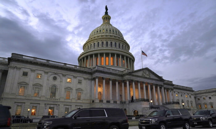 Quốc hội Hoa kỳ thông qua gói ngân sách 2.3 nghìn tỷ USD bao gồm các chi tiêu ở nước ngoài