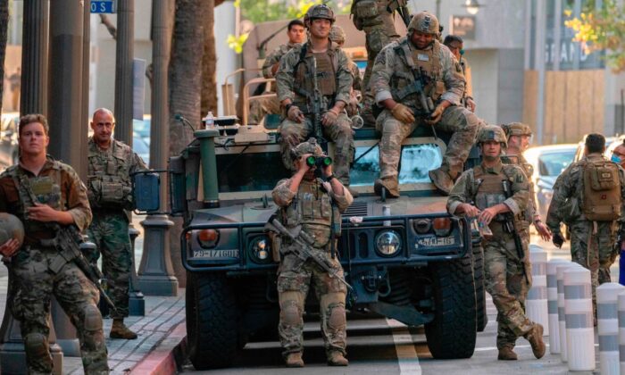 FBI: Xe Humvee của Vệ binh Quốc gia bị trộm ở California