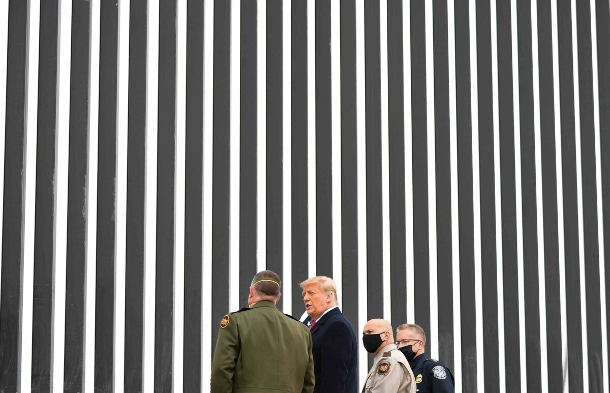 TT Trump tán dương bức tường biên giới và những thành tựu về nhập cư trong chuyến thăm Texas