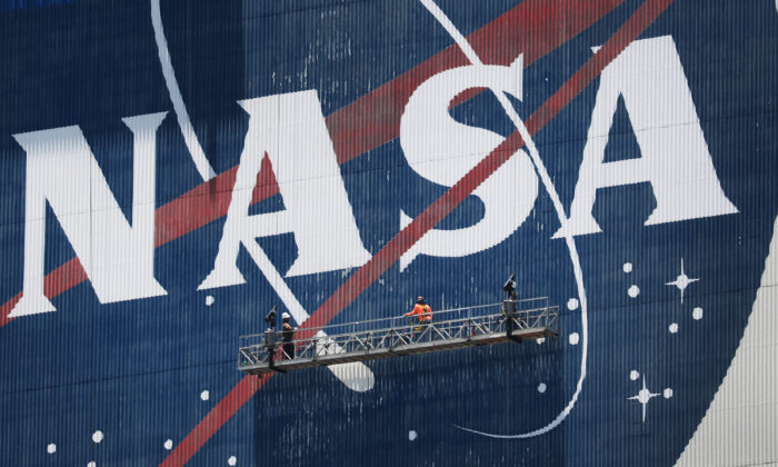 Nhà nghiên cứu NASA nhận tội che giấu mối quan hệ với Trung Quốc