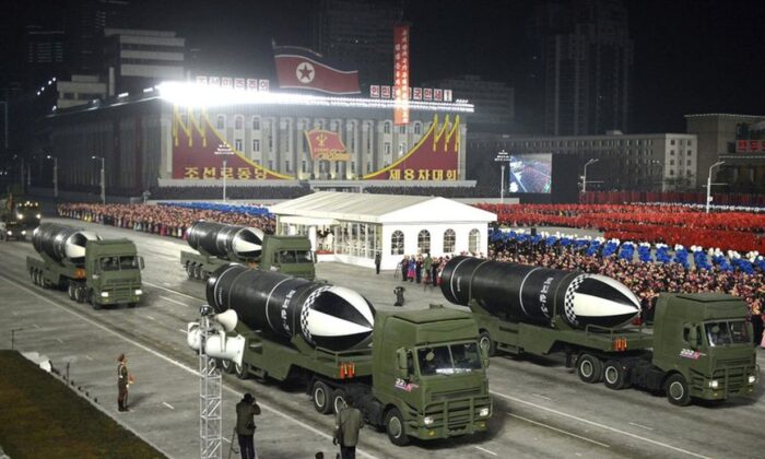 Triều Tiên tiết lộ hoả tiễn đạn đạo phóng từ tàu ngầm mới