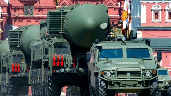 Putin ký luật gia hạn Hiệp ước kiểm soát vũ khí hạt nhân