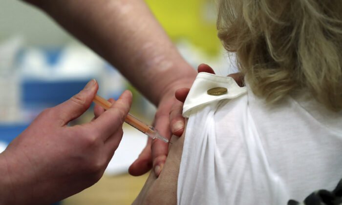 Vương quốc Anh: Thử nghiệm hiệu quả vaccine COVID-19 bằng cách cố tình gây nhiễm bệnh tình nguyện viên