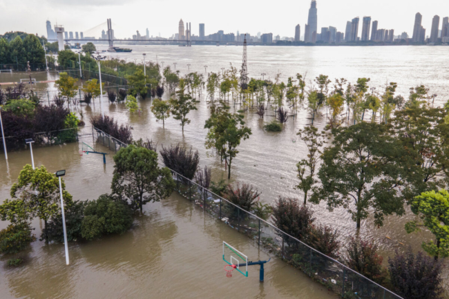 Trung Quốc: Nguy cơ lũ lụt nghiêm trọng vì lượng mưa cao kỷ lục