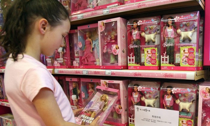 Vì sao không nên mua đồ chơi Trung Quốc
