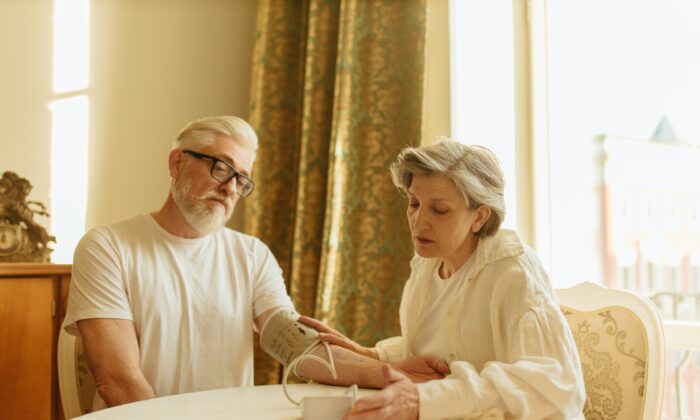 Hỗ trợ người cao tuổi hồi phục thể chất và tinh thần sau đại dịch