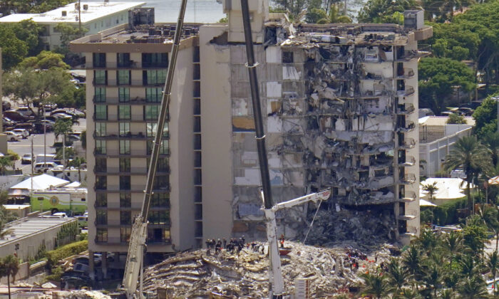 Vụ sập tòa chung cư ở Miami: Số người tử nạn tăng lên 10, hơn 150 người vẫn mất tích