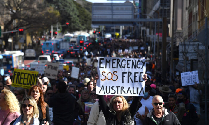 Úc: Hàng ngàn người biểu tình phản đối phong tỏa tại Sydney, Melbourne