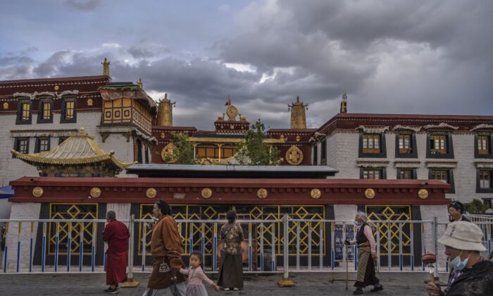 Tập Cận Bình thăm Tây Tạng 