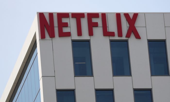 Netflix cùng với Facebook, Google bắt buộc nhân viên làm việc tại văn phòng chích ngừa