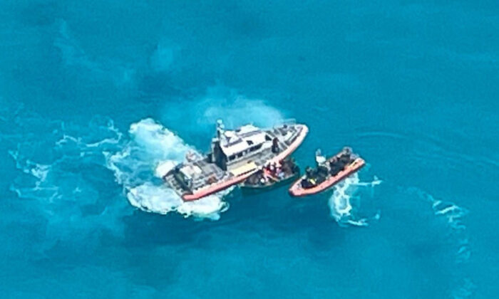 Lực lượng Phòng vệ Bờ biển Hoa Kỳ trả 27 người Cuba được tìm thấy trên biển về nước