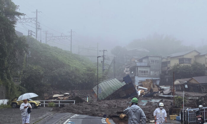 Ít nhất 19 người mất tích sau khi mưa lớn gây sạt lở đất tại Nhật Bản