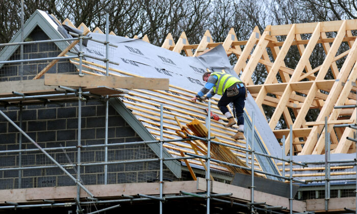 Anh Quốc: Cảnh báo tình trạng thiếu hụt nhân công và gia tăng chi phí ảnh hưởng đến tăng trưởng ngành xây dựng