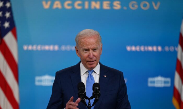 Tổng thống Biden kêu gọi các công ty áp đặt quy định bắt buộc chích vaccine COVID-19