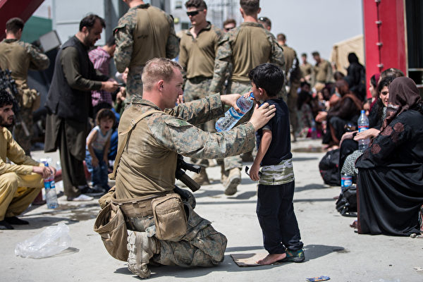 Ngũ Giác Đài: Thêm nhiều binh sĩ Hoa Kỳ bắt đầu rút khỏi phi trường Kabul