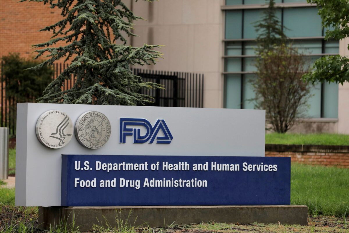 Phát ngôn viên: Hai quan chức cao cấp về vaccine của FDA sắp từ chức