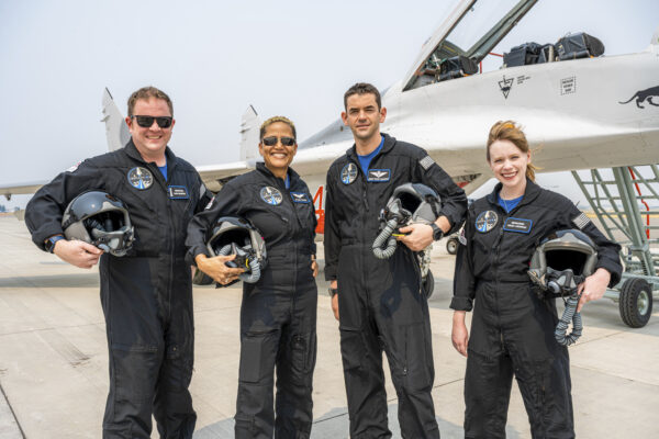 SpaceX đưa 4 phi hành gia không chuyên lên chuyến bay vòng quanh Trái Đất