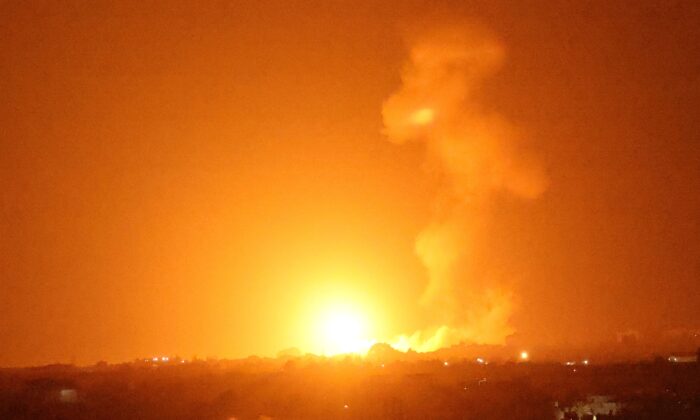 Israel tấn công 4 cơ sở quân sự của Hamas sau các vụ phóng hỏa tiễn từ Dải Gaza