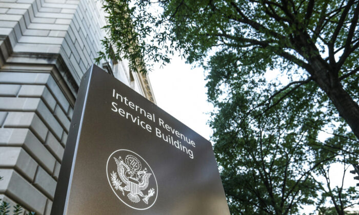 Nhóm ngân hàng phản đối mô tả của bà Psaki về những người phản đối đề nghị của IRS: ‘Chính phủ đang trở nên vô vọng’