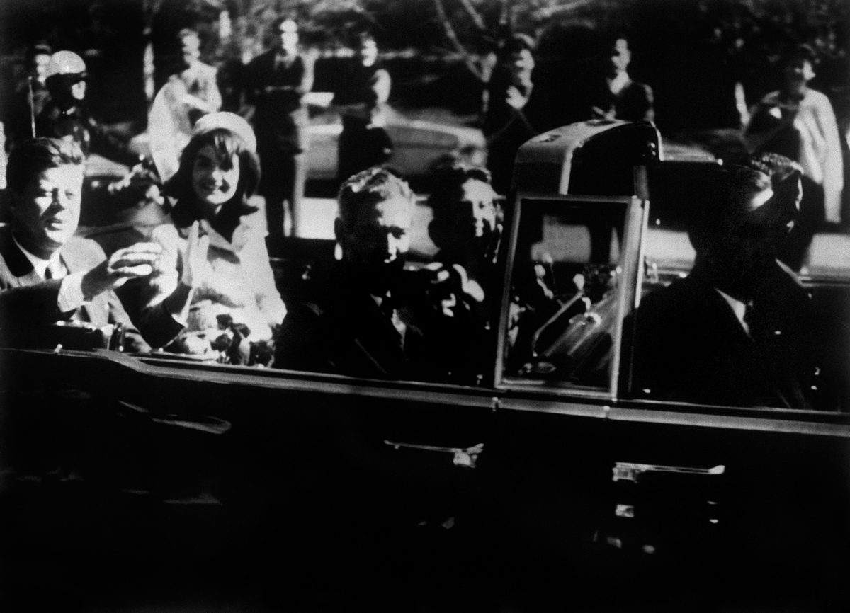 Tổng thống Biden trì hoãn giải mật hồ sơ ám sát JFK vì đại dịch