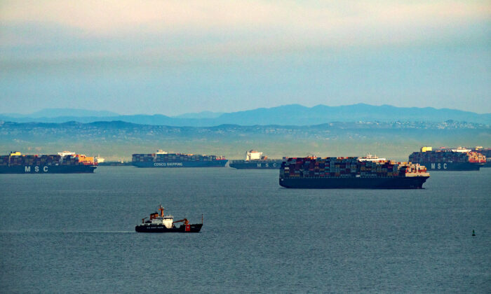 Thống đốc Newsom ký sắc lệnh nhằm giảm nhẹ tình trạng tắc nghẽn cảng
