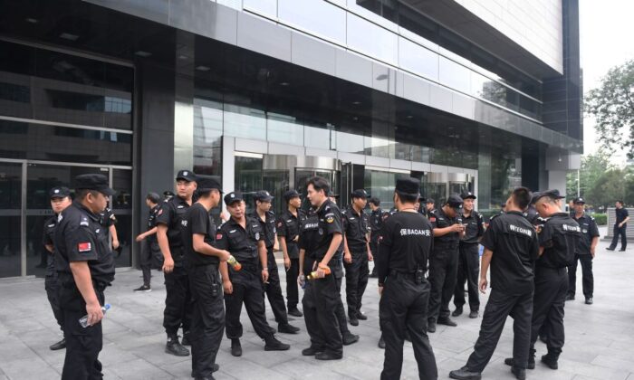 Người mua bất động sản ở Trung Quốc biểu tình vì ngân hàng biển thủ tiền