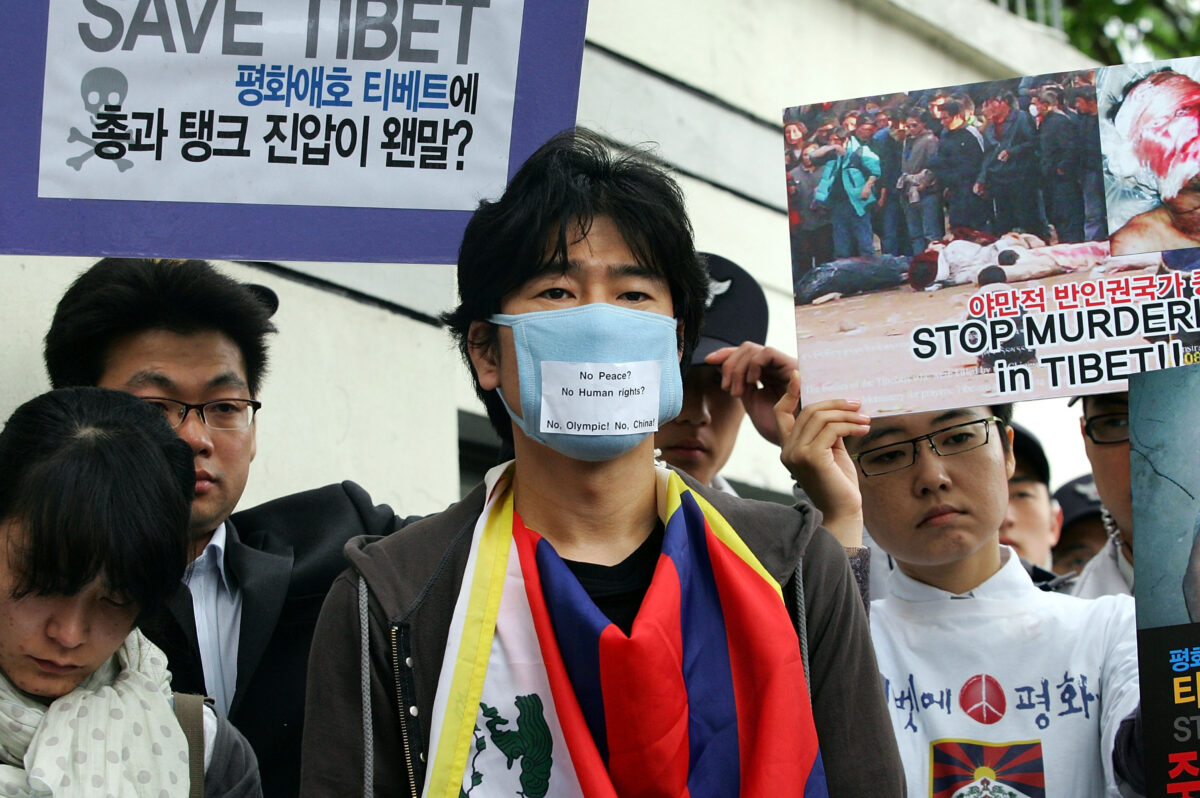 Khảo sát: Người Nam Hàn có tâm lý bài Trung cao trong lịch sử trong khi tâm lý bài Nhật giảm