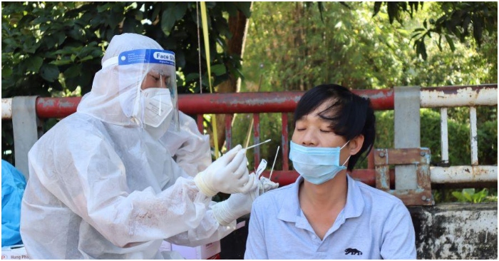 Việt Nam ngày 16/11: Hơn 10,000 ca nhiễm mới, Hà Nội cách ly tại nhà người về từ các tỉnh phía Nam, Sài Gòn cho phép xe ôm công nghệ hoạt động lại