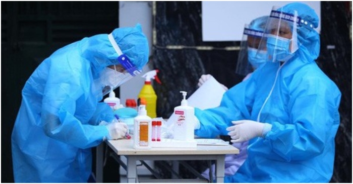 Việt Nam ngày 24/11: Hơn 11,800 ca nhiễm mới, gần 26,000 bệnh nhân khỏi bệnh, 2 công nhân ở Thanh Hóa tử vong sau chích vaccine Trung Quốc