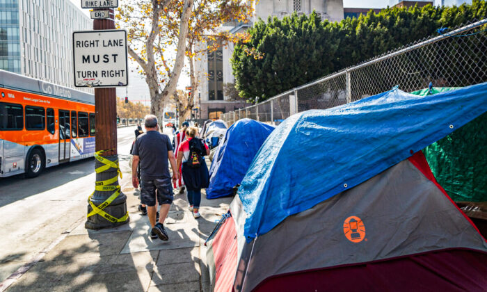 Los Angeles phân bổ hàng triệu dollar để mở rộng dịch vụ nhà ở cho người vô gia cư