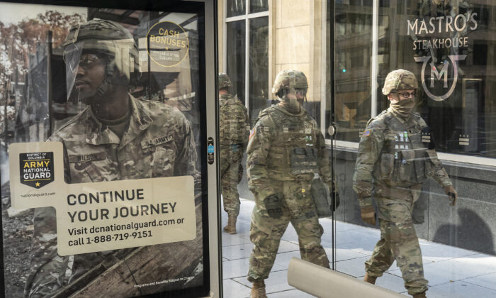 Lục quân Hoa Kỳ tuyển quân liên tục bất chấp đại dịch, lệnh chích ngừa, các lo ngại về chính trị