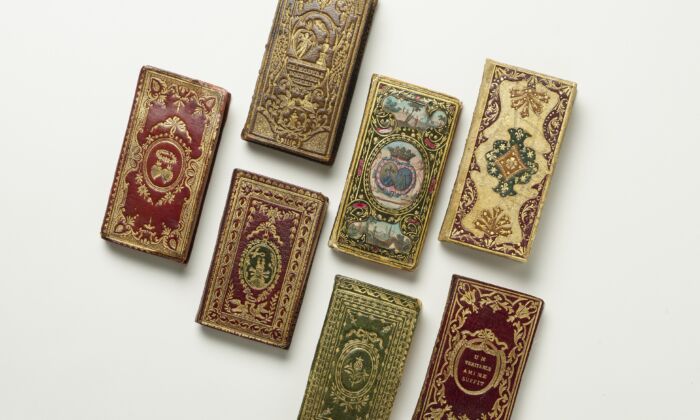 Những quyển sách tuyệt mỹ của thế kỷ 18: Nghệ thuật tinh tế từ Pháp quốc