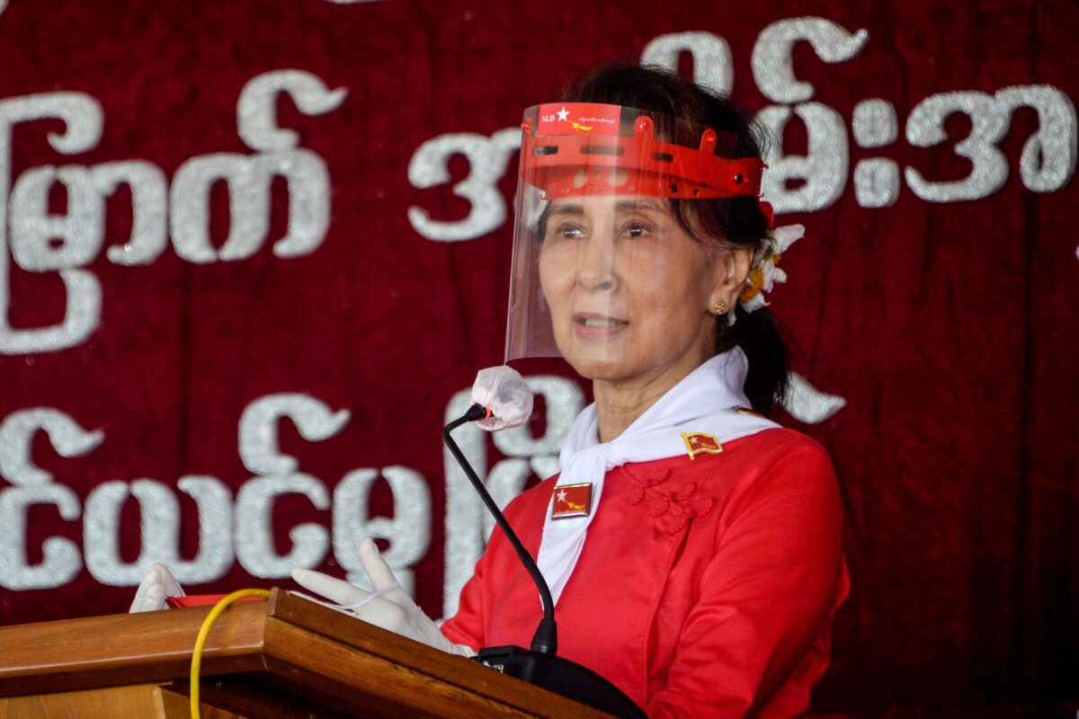 Miến Điện: Bà Aung San Suu Kyi bị kết án 2 năm tù